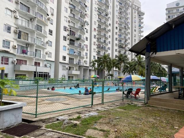 Marina View Villas Pinnacle Guest House Петалинг Джая Екстериор снимка
